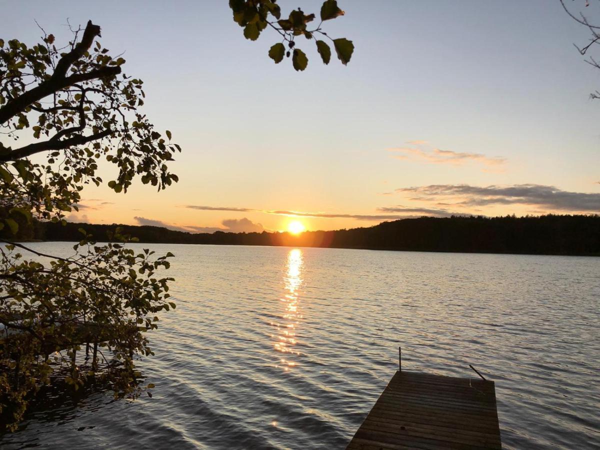 Ferienhaus Reetdach 1300qm Privatgrundstück Bootssteg Templin Lübbesee Uckermark Erholung pur Seenplatte Petersdorf  Exteriör bild